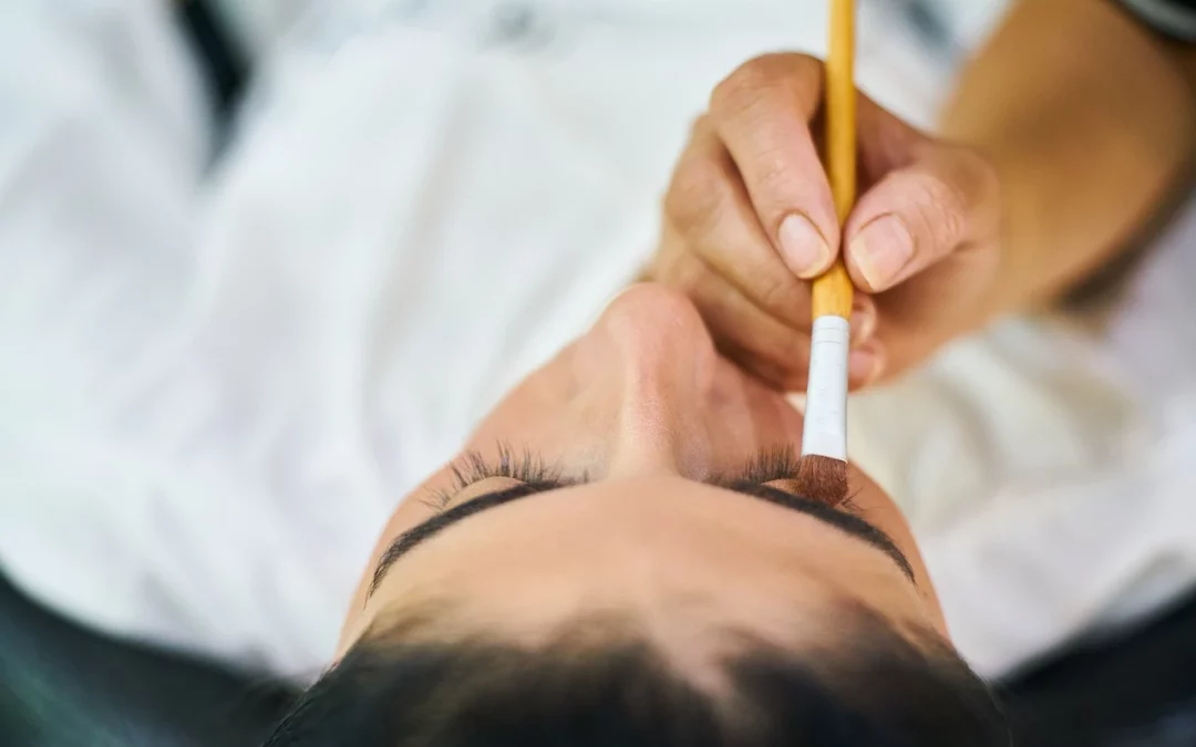 « Sourcils en Vogue : Décryptage des Tendances et Styles pour une Beauté Éclatante »