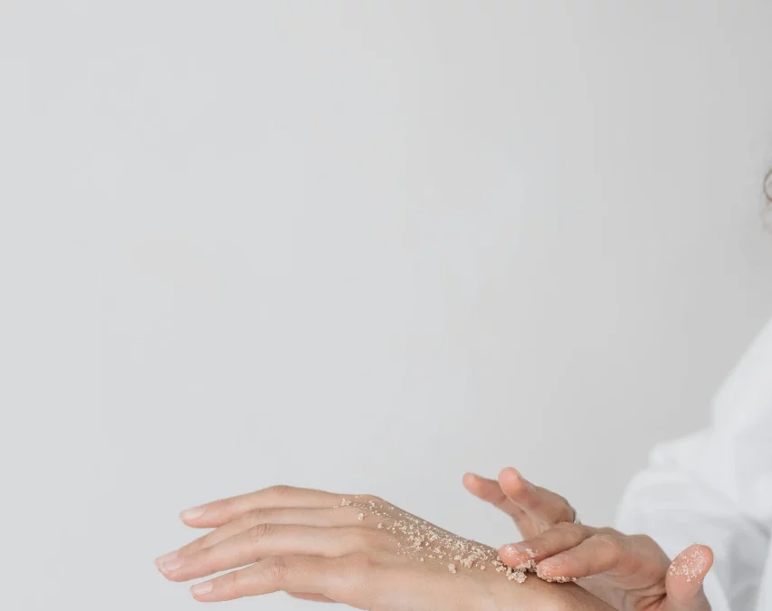 « Révélez la Beauté de vos Cheveux avec l’Exfoliation du Cuir Chevelu: Les Bienfaits Essentiels »