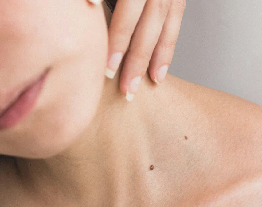 « Découvrez les Bienfaits du Massage du Décolleté, Épaules et Nuque chez ClaudiaDeJanas à Lausanne »